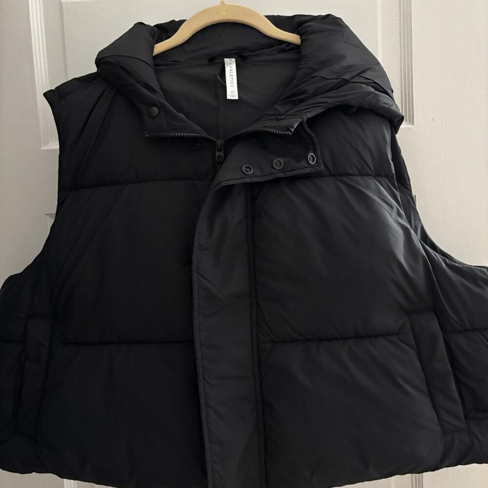Fabletics Essential Cropped Hooded Puffer Vest Women 2x